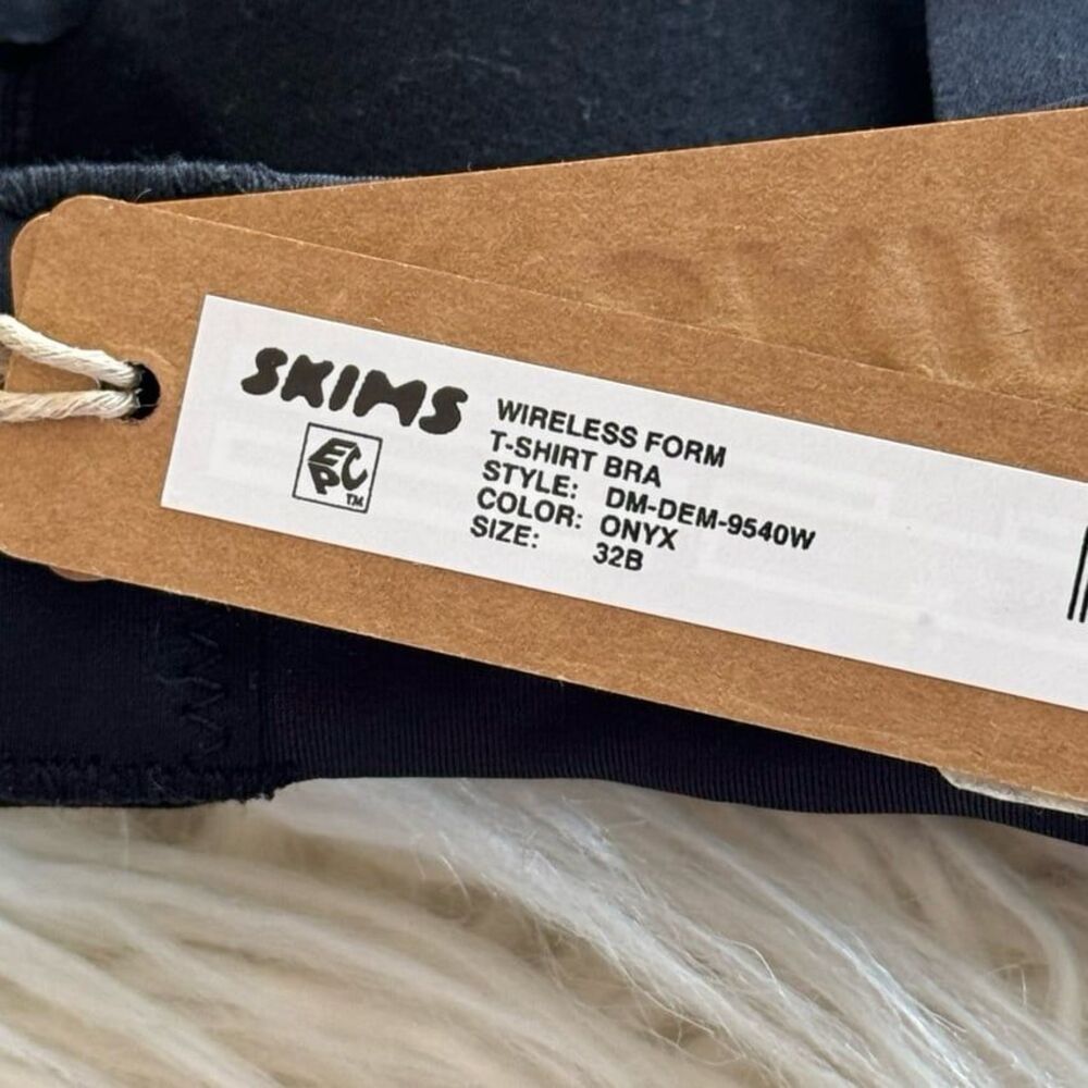 Skims Wireless Form T-shirt Bra Onyx Size 32B - Picture 7 of 7